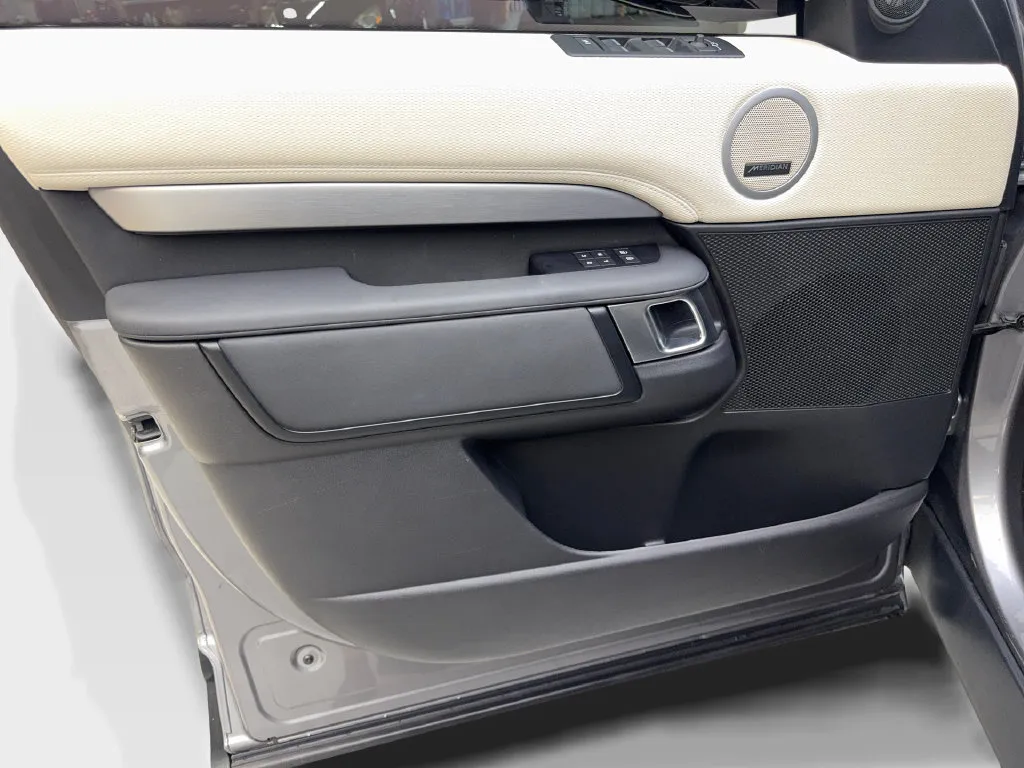 Land Rover Discovery photo 33