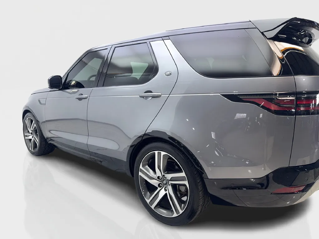 Land Rover Discovery photo 16
