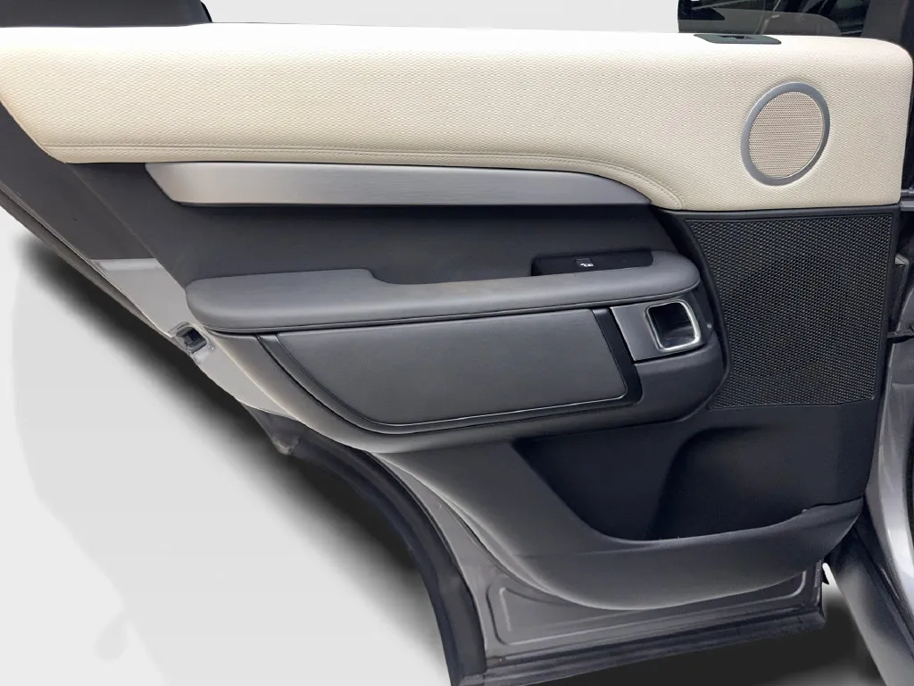 Land Rover Discovery photo 39
