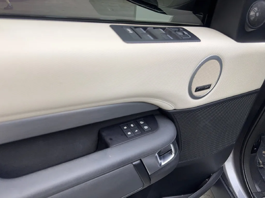 Land Rover Discovery photo 34