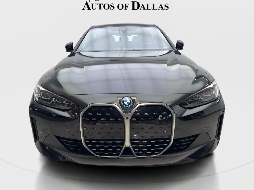BMW i4 photo 4