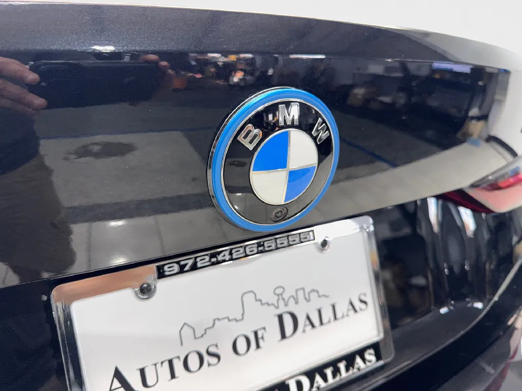 BMW i4 photo 23