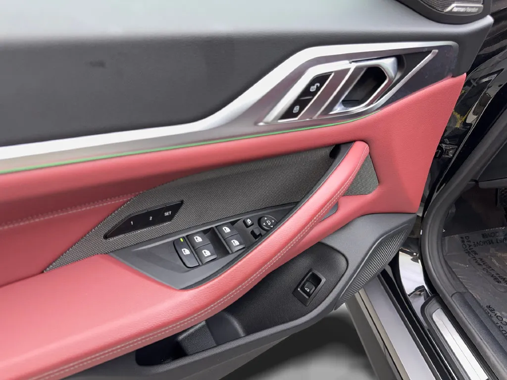 BMW i4 photo 35