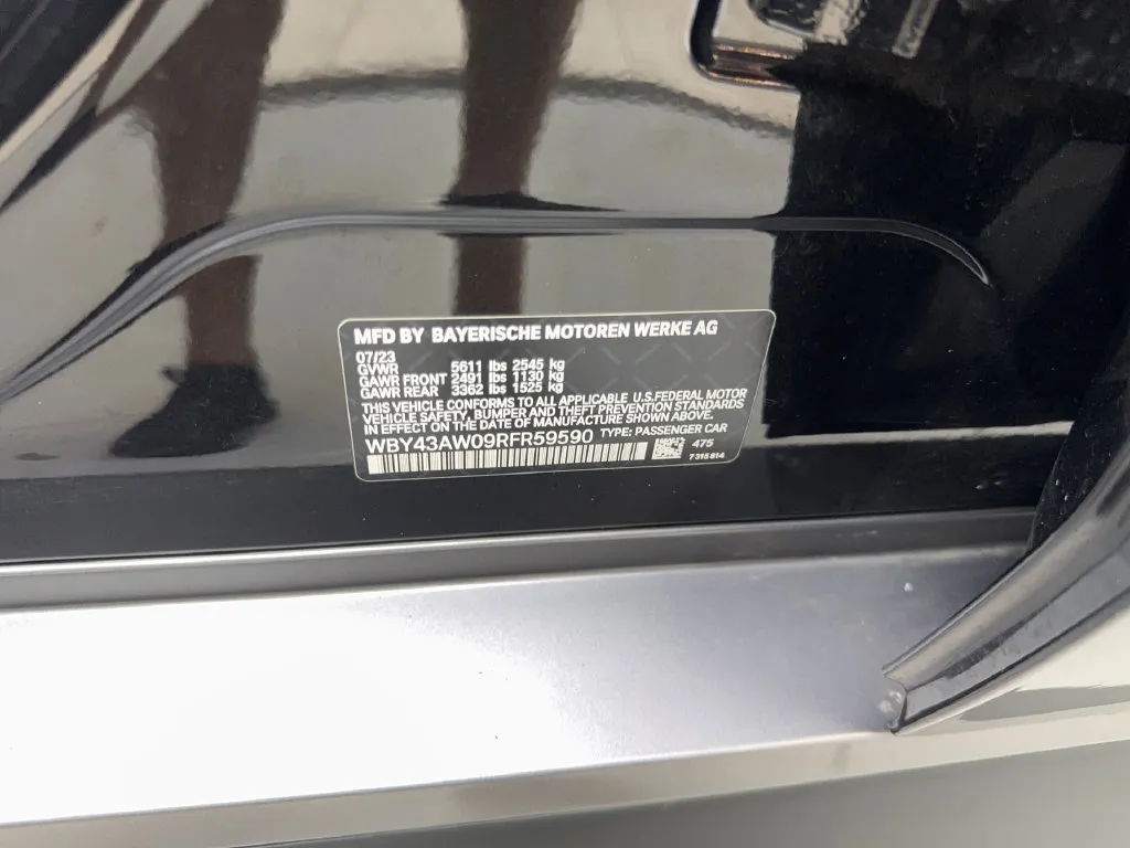 BMW i4 photo 92