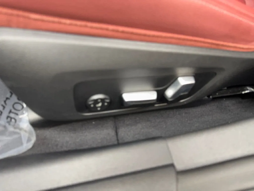 BMW i4 photo 33