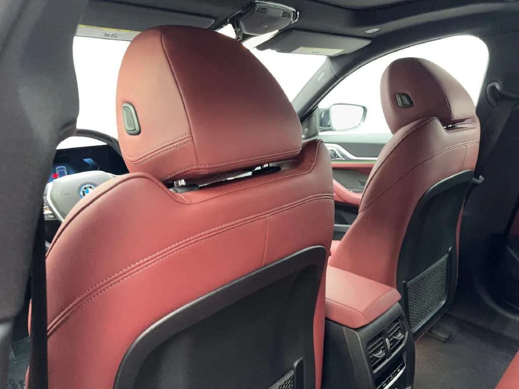 BMW i4 photo 39