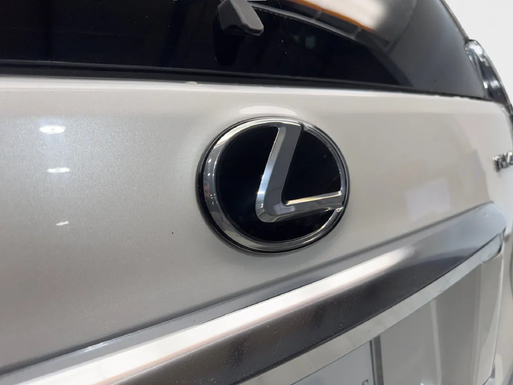Lexus GX photo 23