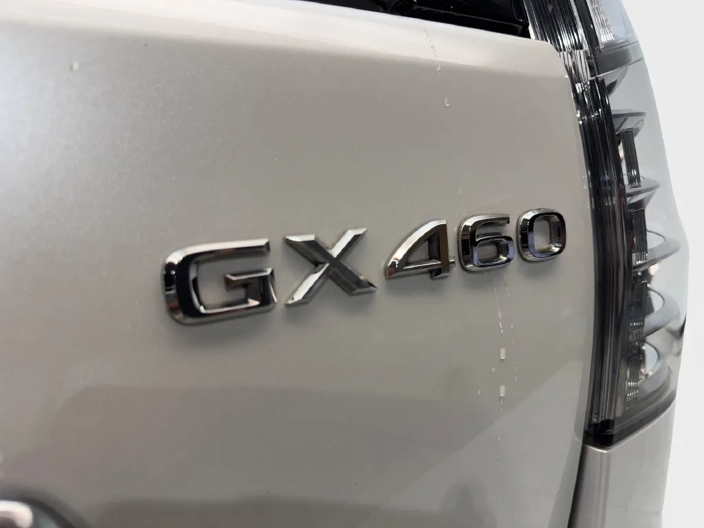 Lexus GX photo 25