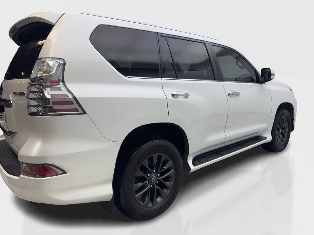 Lexus GX photo 15
