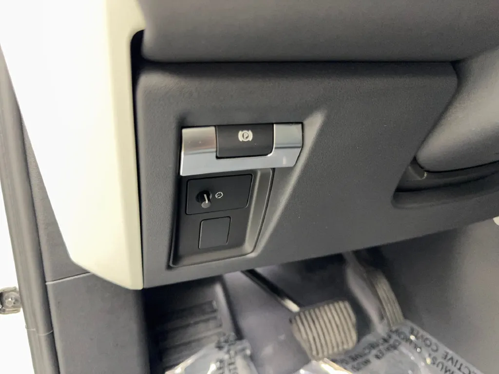 Land Rover Defender photo 56