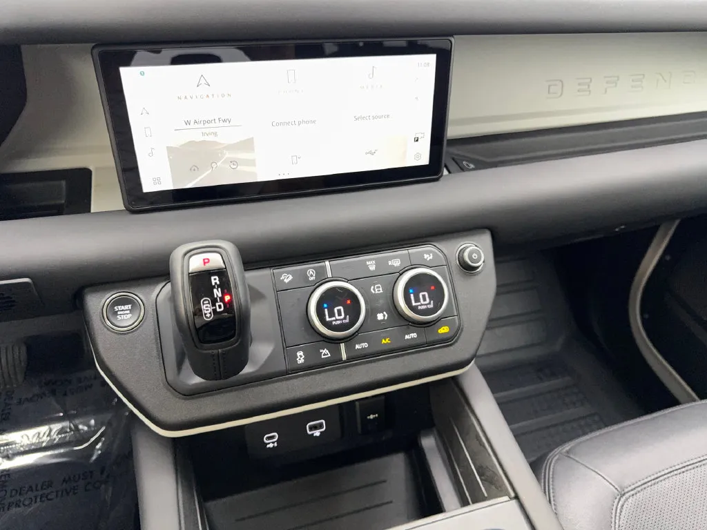 Land Rover Defender photo 61