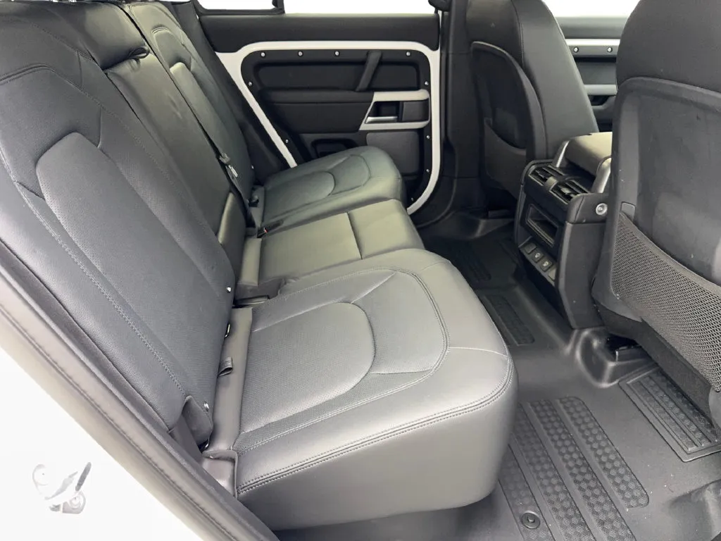 Land Rover Defender photo 40