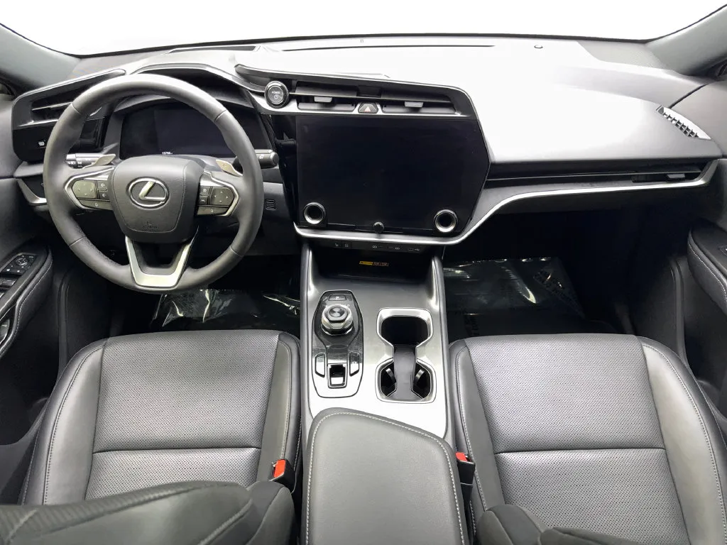 Lexus RZ photo 52