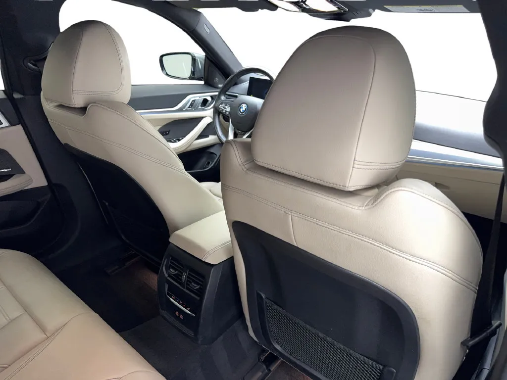 BMW i4 photo 43