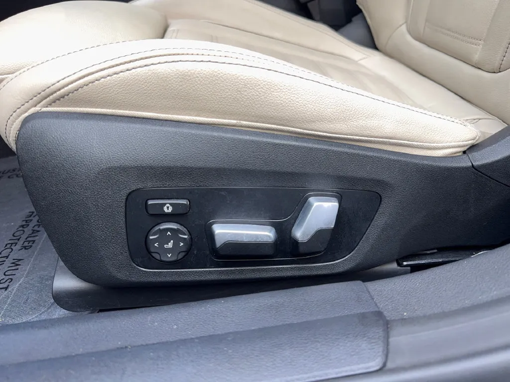 BMW i4 photo 32