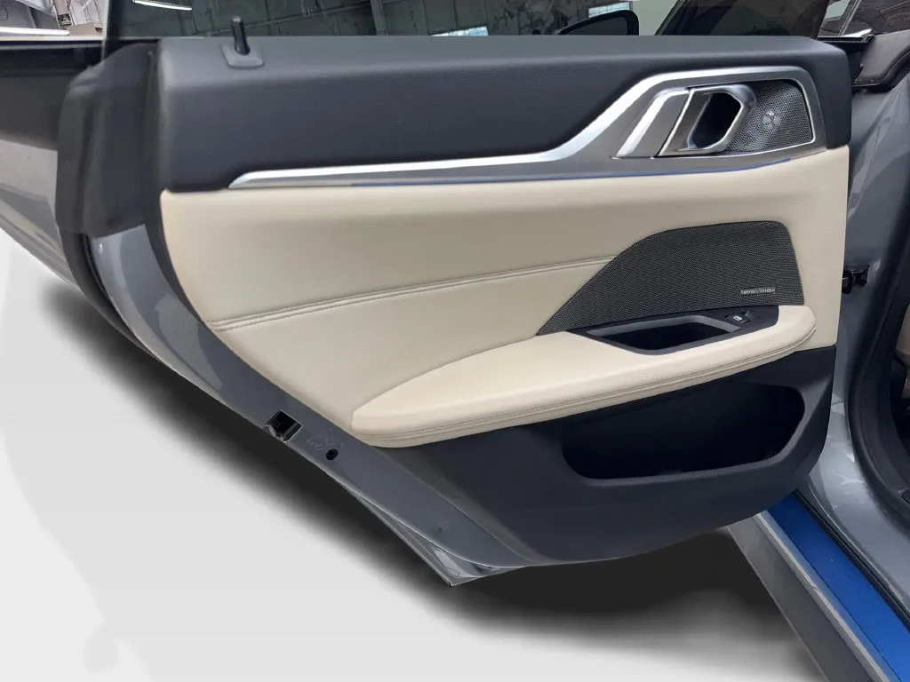 BMW i4 photo 39