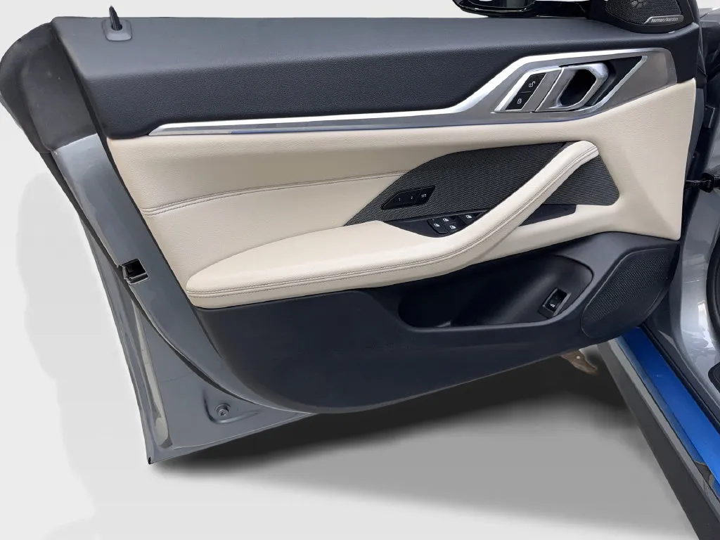 BMW i4 photo 33