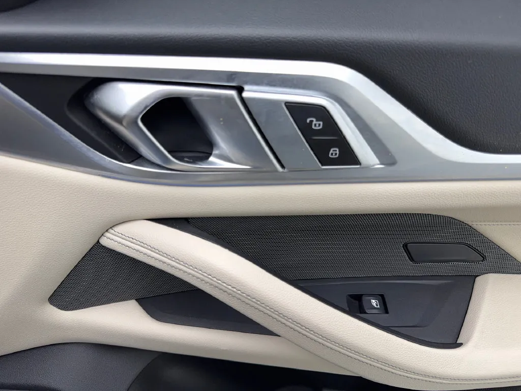 BMW i4 photo 51