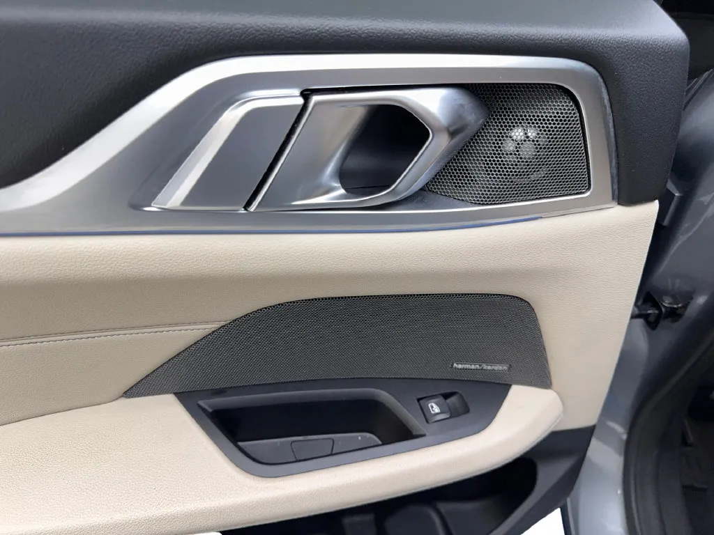 BMW i4 photo 40