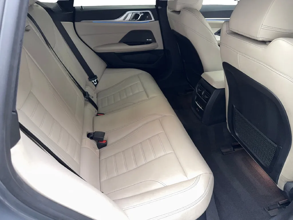 BMW i4 photo 41