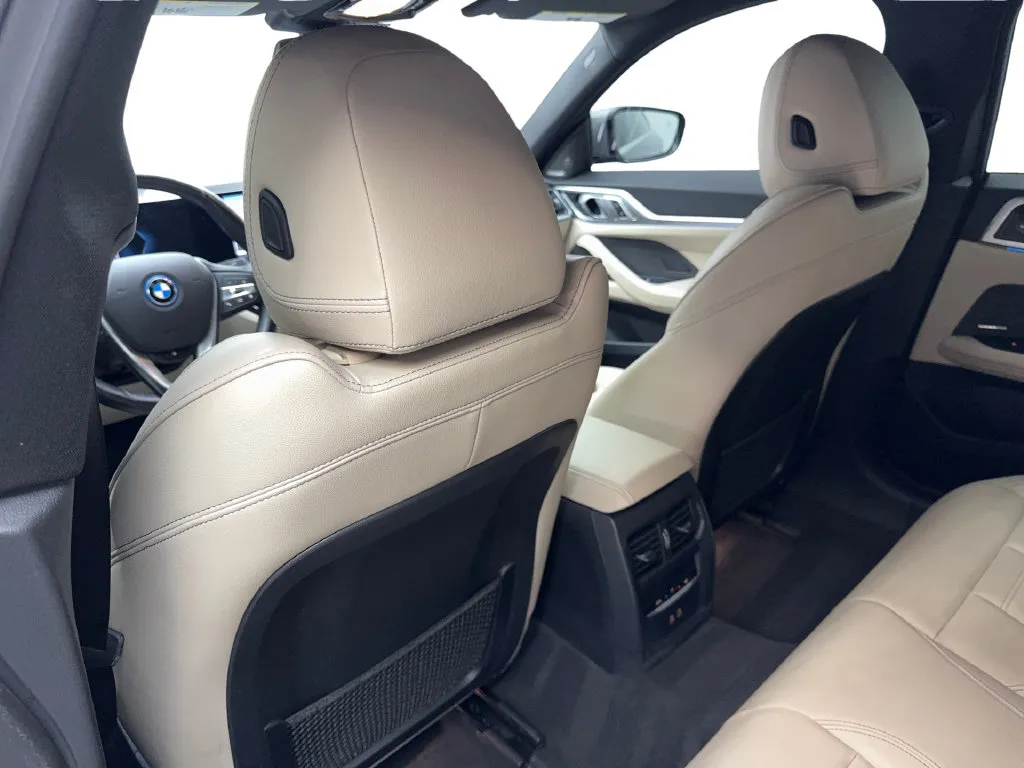 BMW i4 photo 37