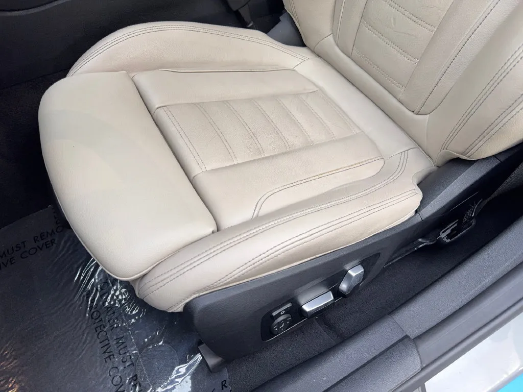BMW i4 photo 30