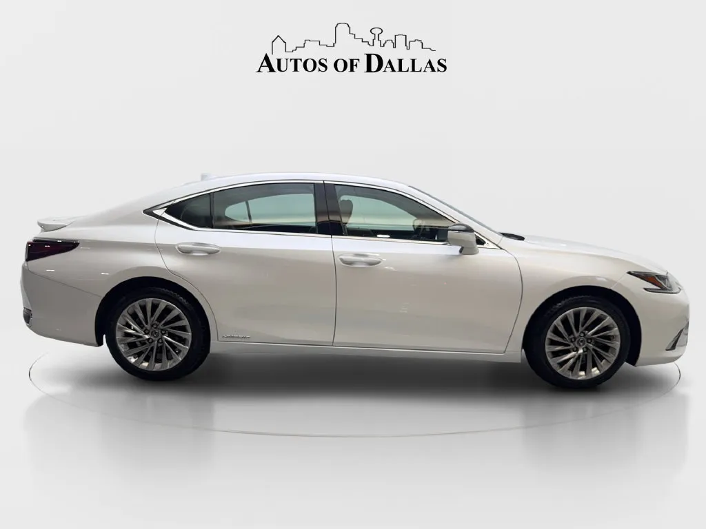Lexus ES photo 11