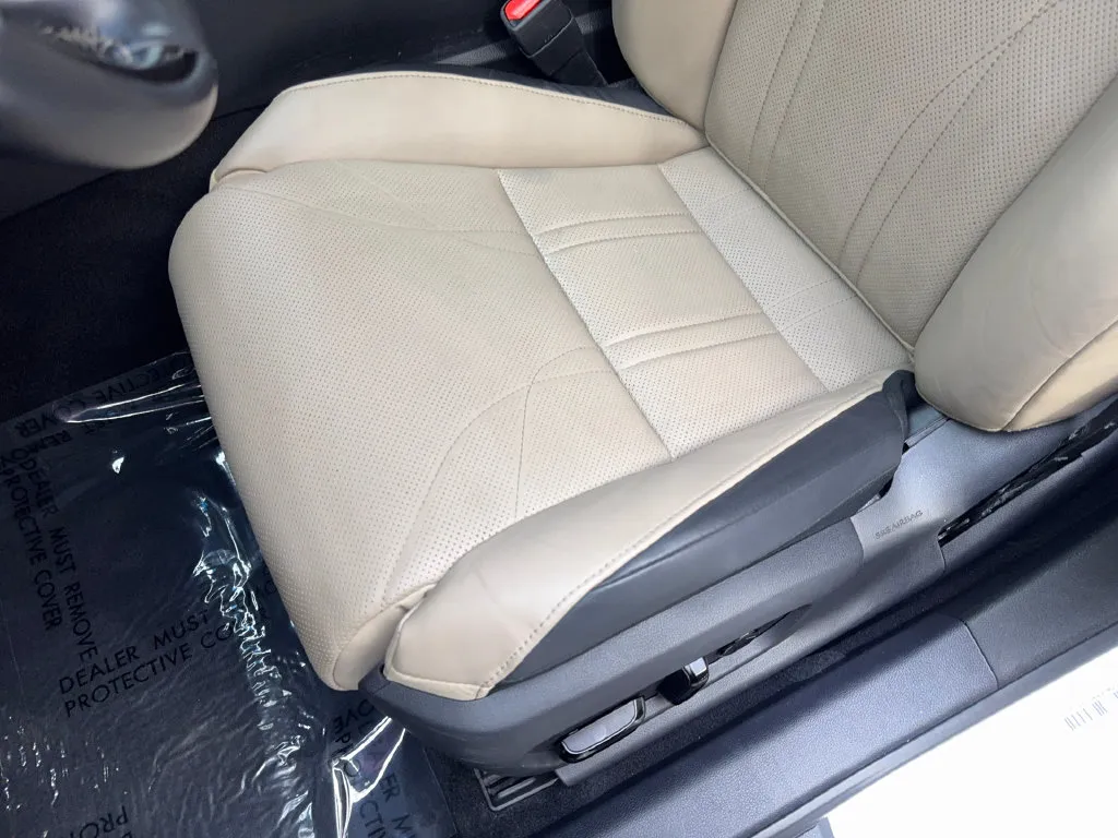 Lexus ES photo 29