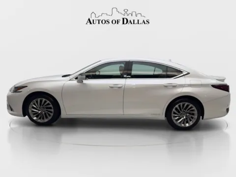 More photos of 2021 Lexus ES 300h Luxury at Autos of Dallas - Irving, TX