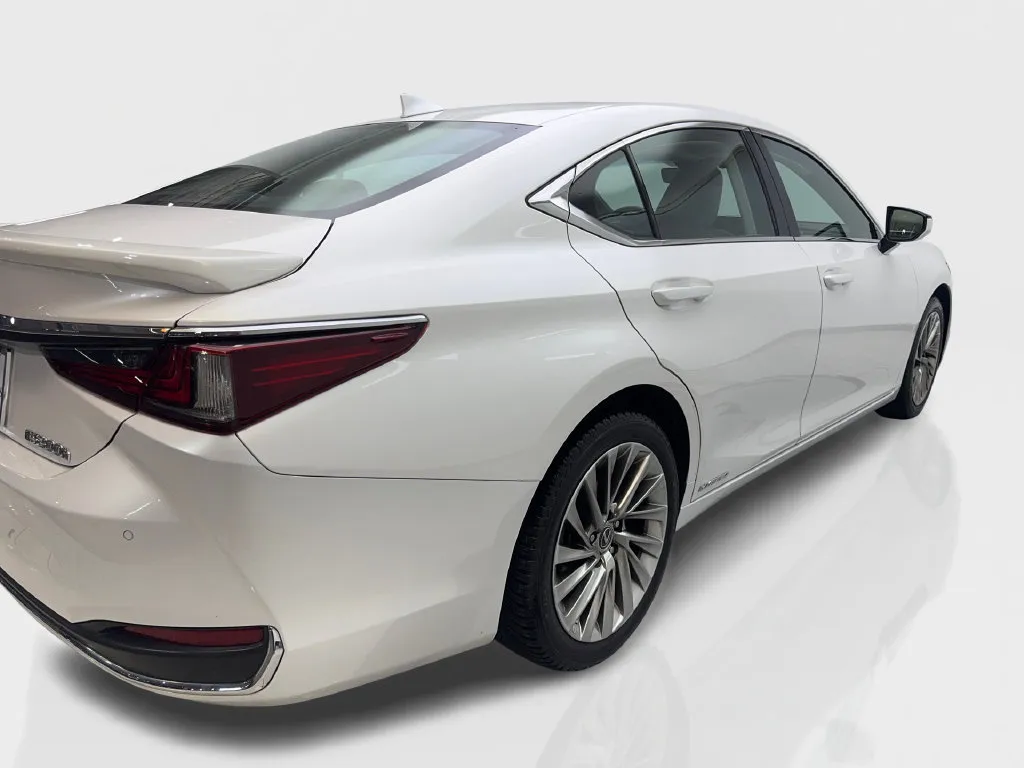 Lexus ES photo 15