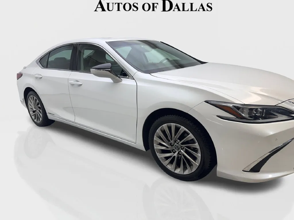 Lexus ES photo 14