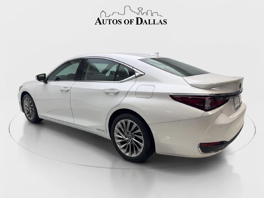 Lexus ES photo 10
