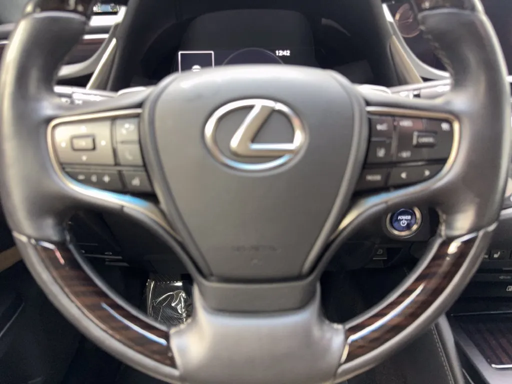 Lexus ES photo 58