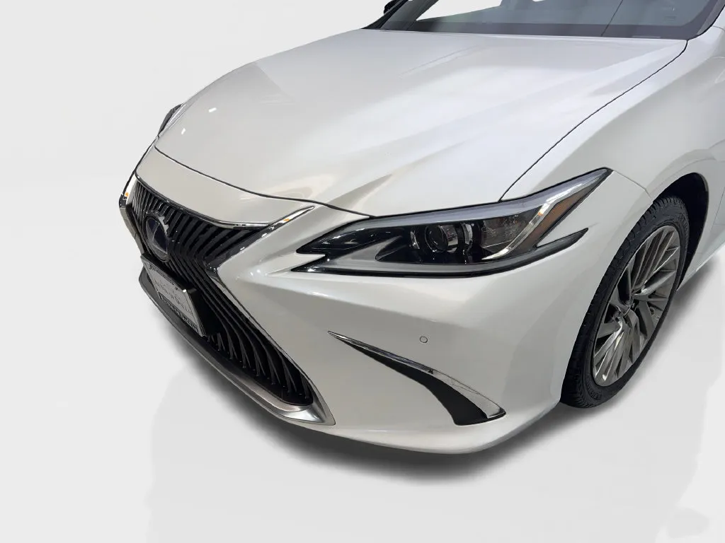 Lexus ES photo 18
