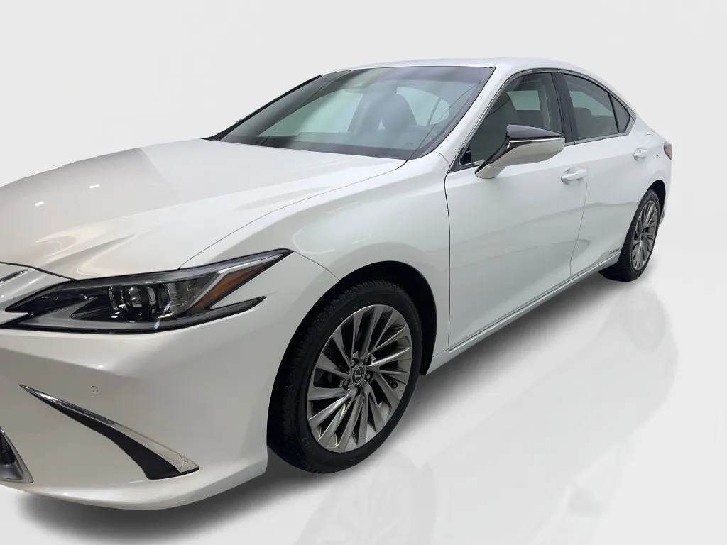 Lexus ES photo 12