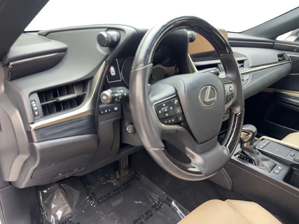 Lexus ES photo 51