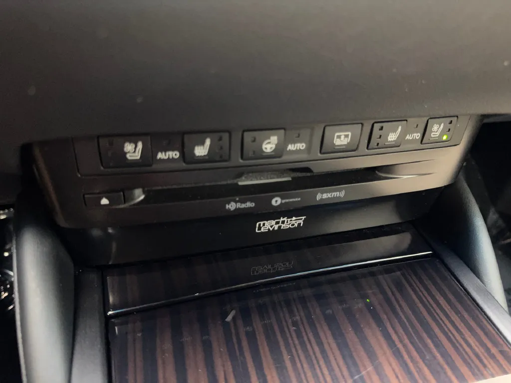 Lexus ES photo 69