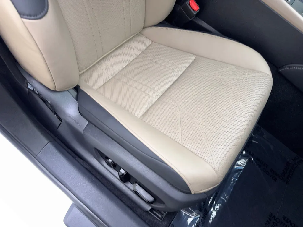 Lexus ES photo 47