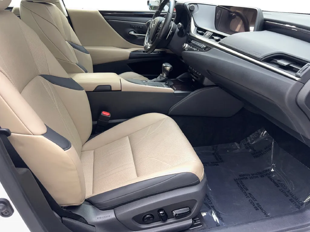 Lexus ES photo 45