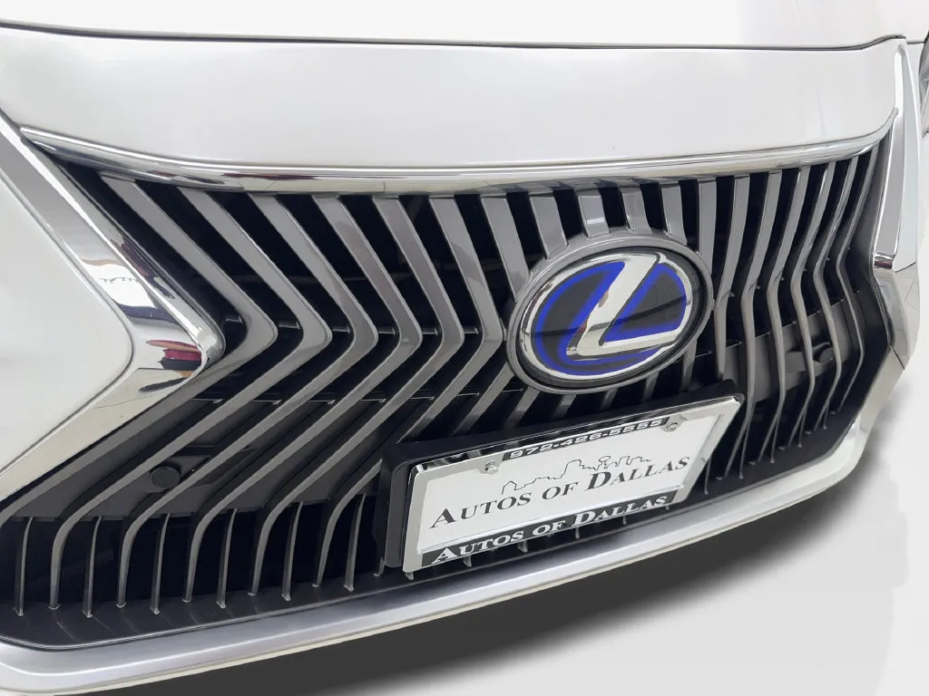 Lexus ES photo 26