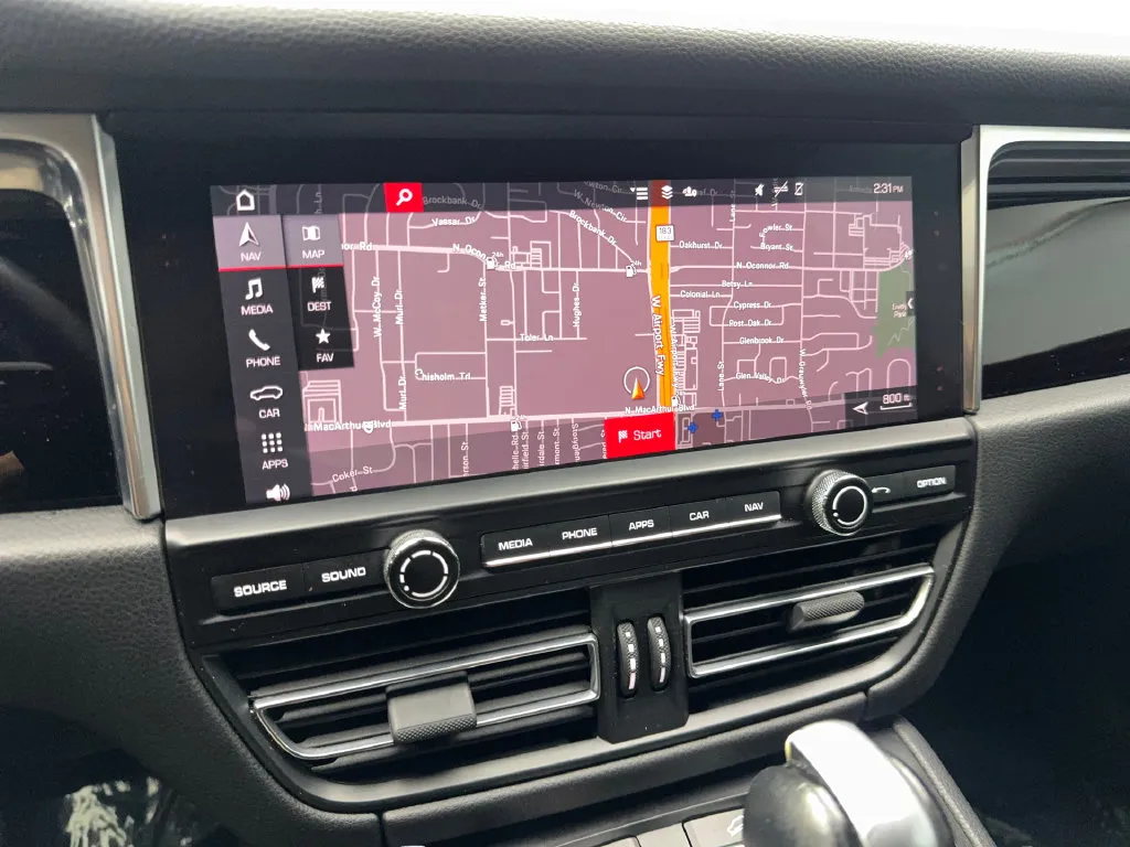 Porsche Macan photo 62