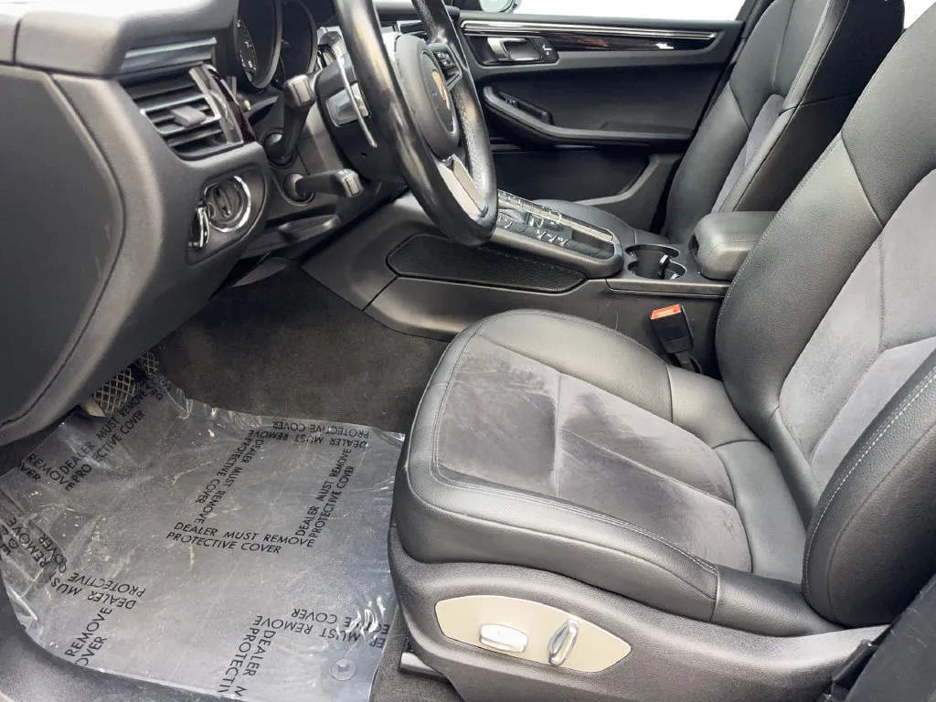 Porsche Macan photo 27