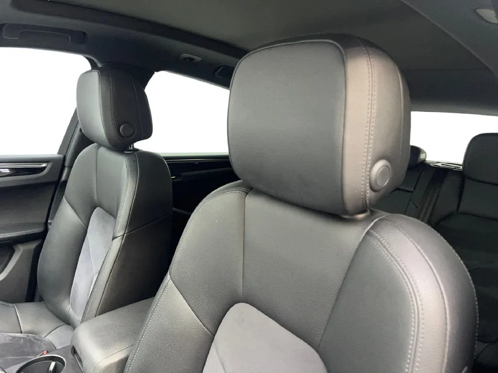Porsche Macan photo 28