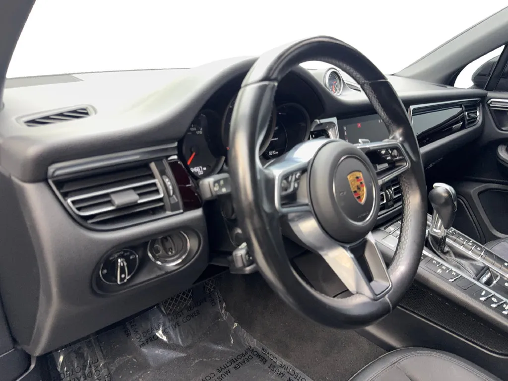 Porsche Macan photo 51