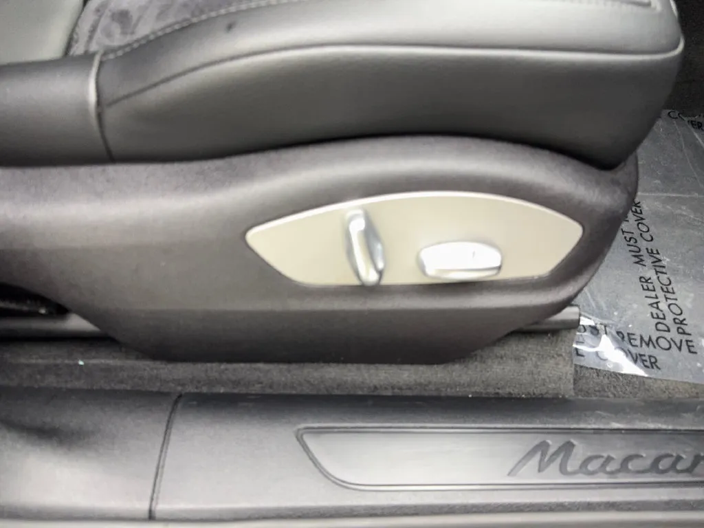 Porsche Macan photo 48