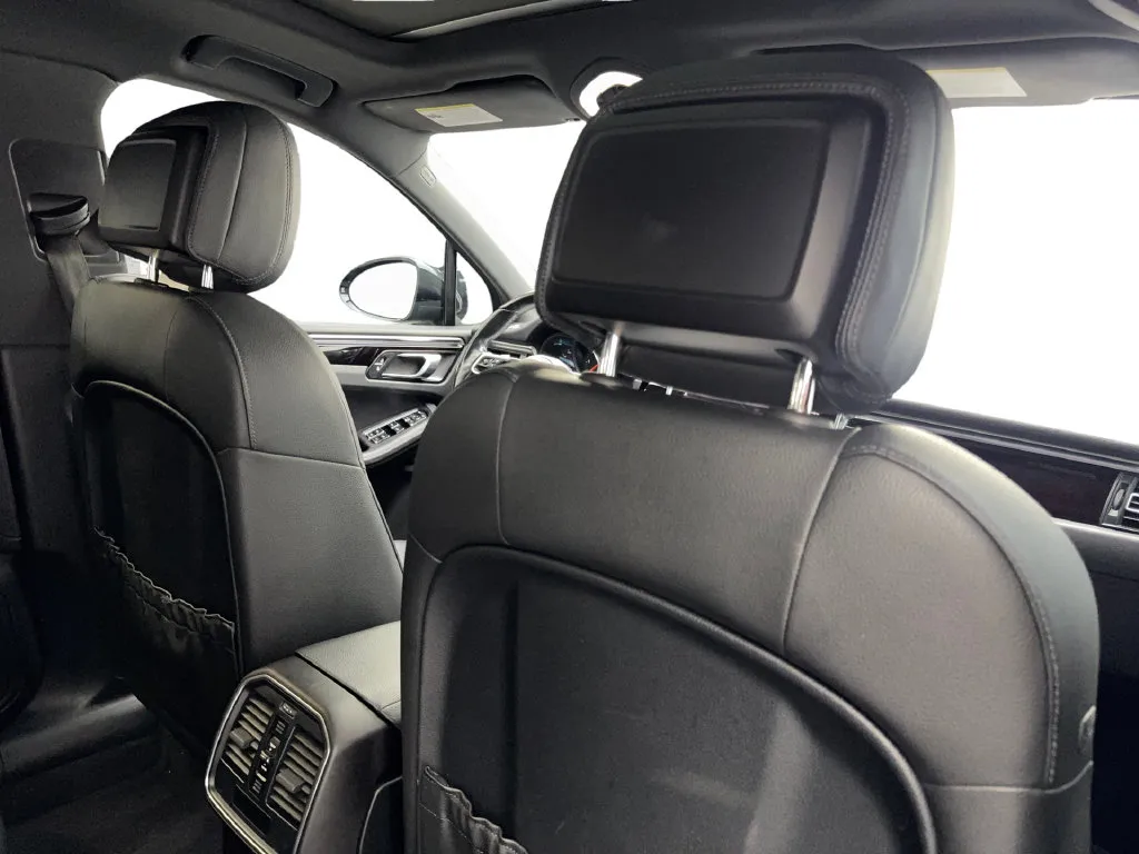 Porsche Macan photo 42