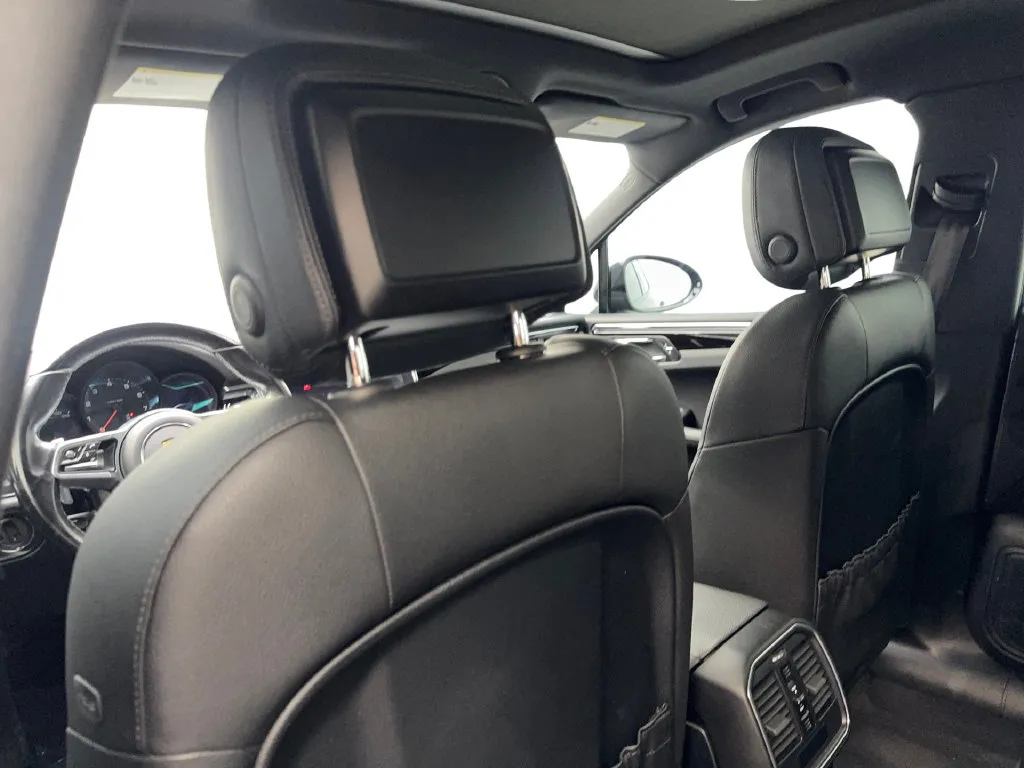 Porsche Macan photo 36
