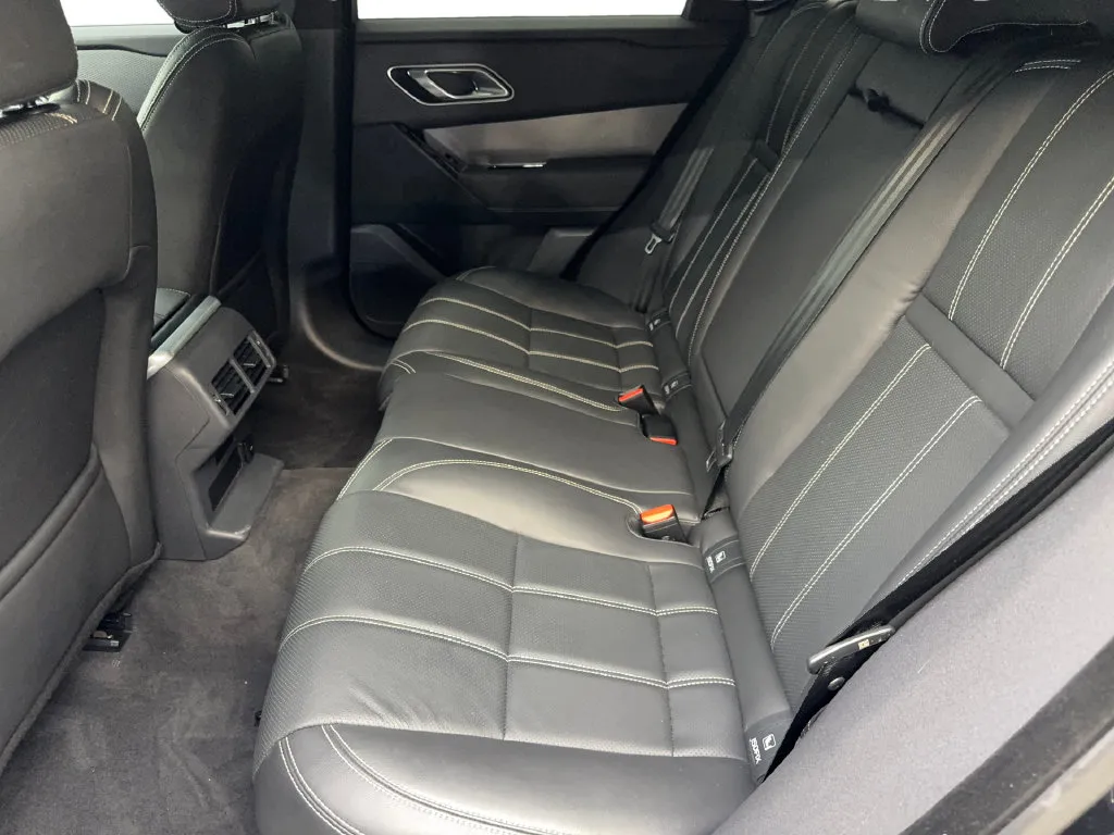 Land Rover Range Rover Velar photo 34