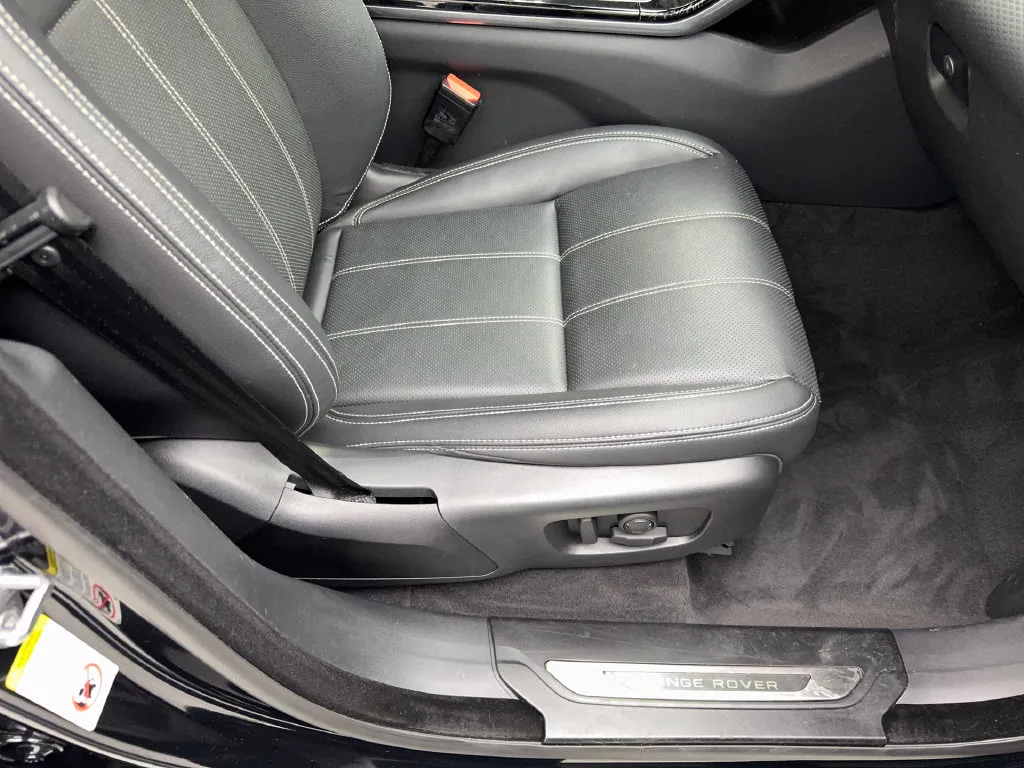 Land Rover Range Rover Velar photo 45