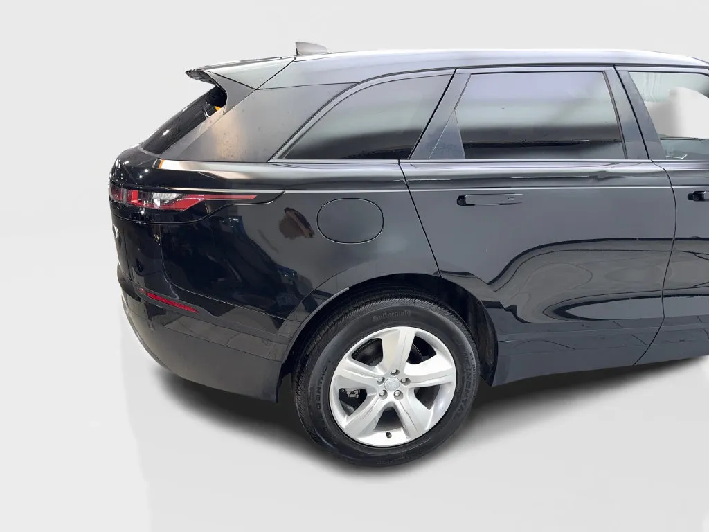 Land Rover Range Rover Velar photo 16